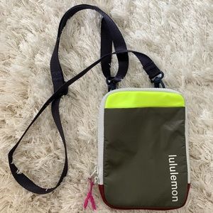 Lululemon Easy Access Crossbody
